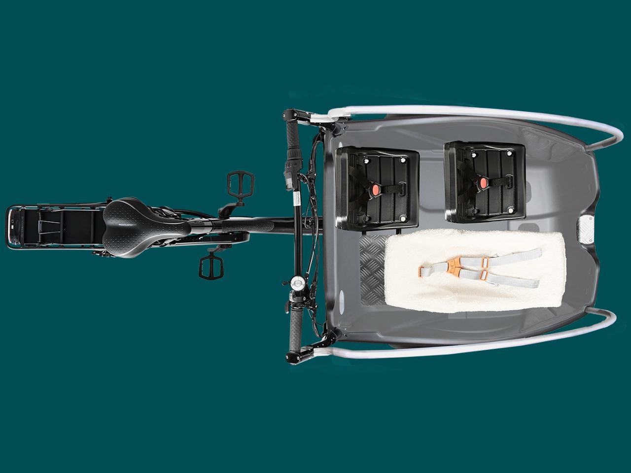 2 Child Seats & Weber Baby Seat